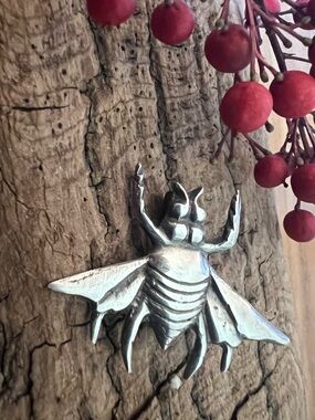 Sterling Silver Taxco Mexico Insect Bee Brooch Animal Lover Wings Zoo Magic